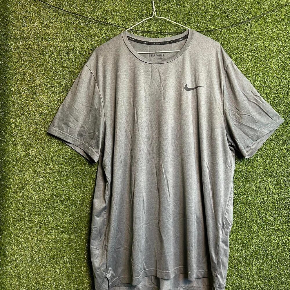 Nike Men's T-shirt